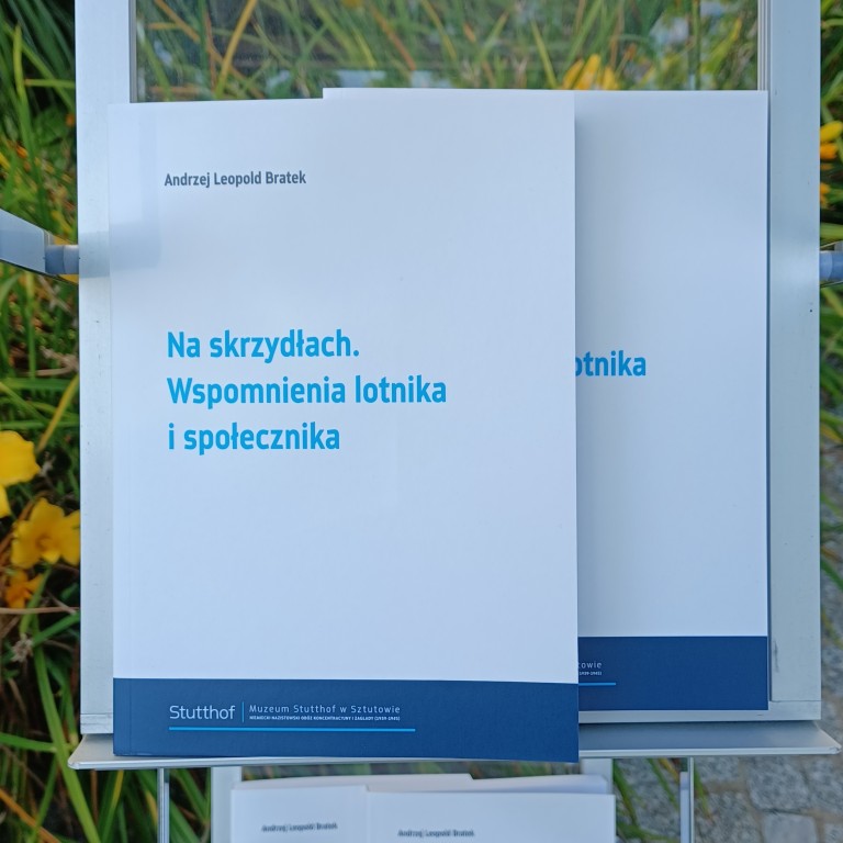 okładka książki "Na skrzydłach. Wspomnienia lotnika i społecznika"