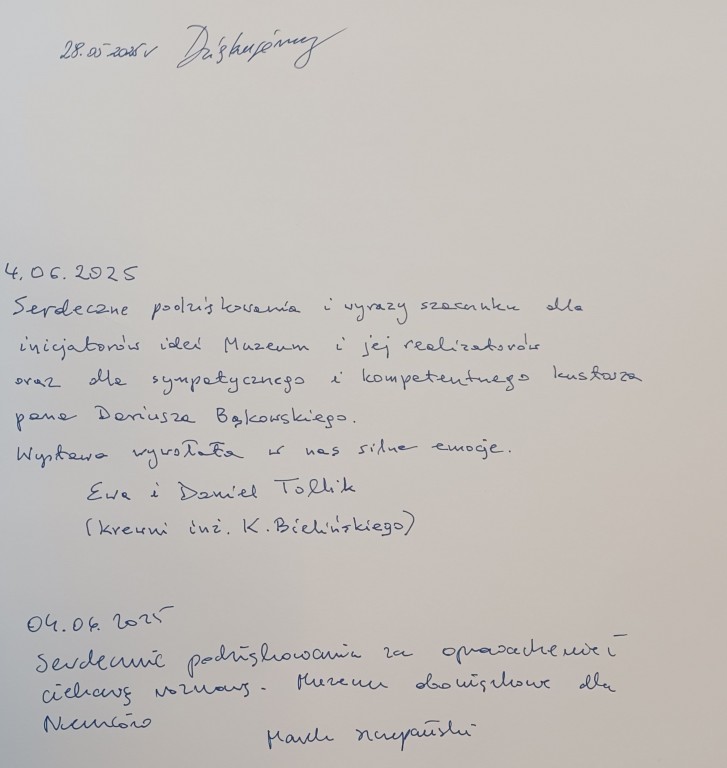 pamiątkowy wpis do księgi gościu Muzeum Piaśnickiego