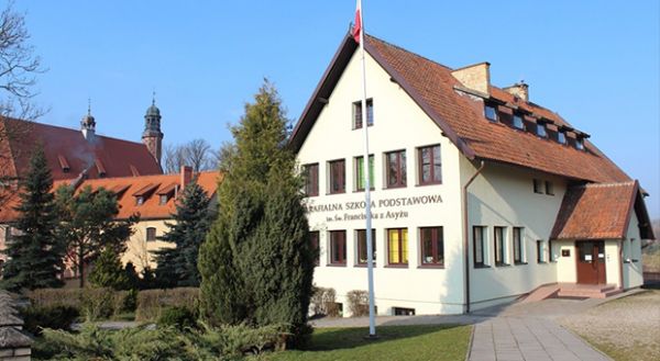 szkoła podstawowa w Żukowie