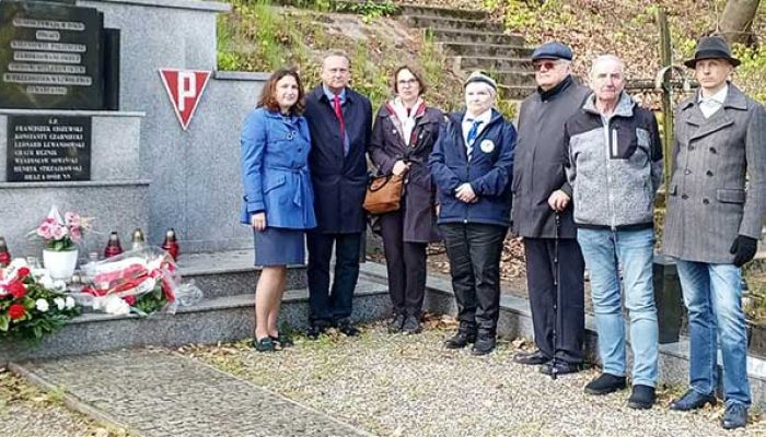 Hołd więźniom Stutthofu