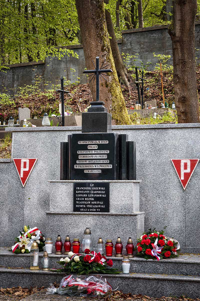 mogiła więźniów KL Stutthoff na Starym Cmentarzu w Wejherowie