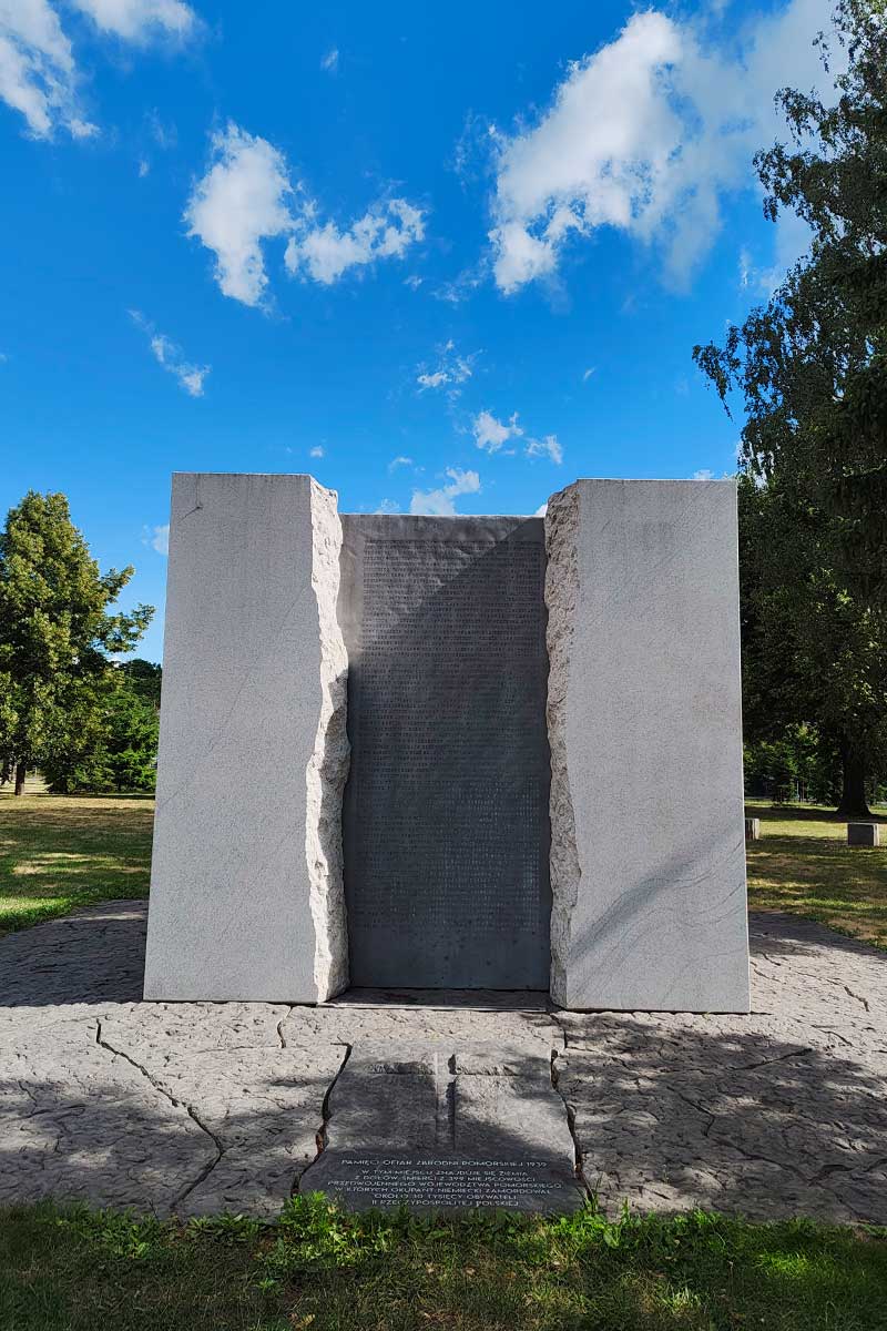 pomnik ofiar Zbrodni Pomorskiej w Toruniu