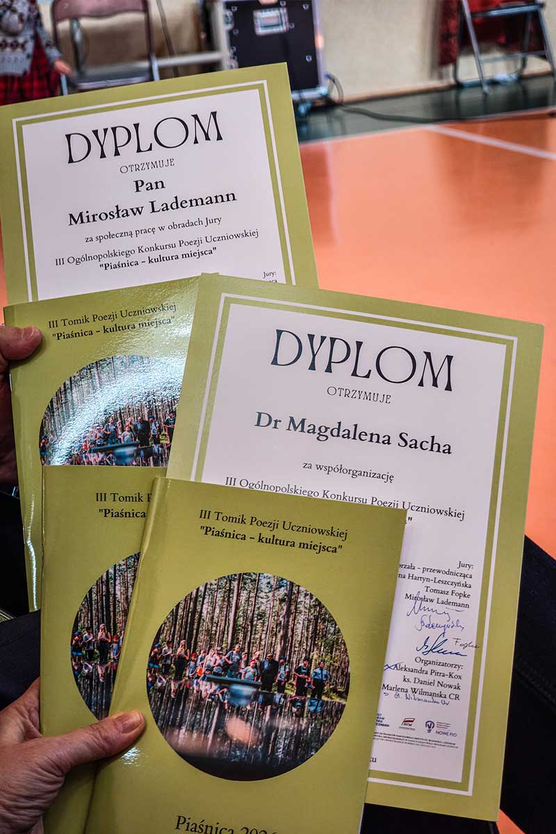 dyplomy dla współorganizatorów konkursu o Piaśnicy