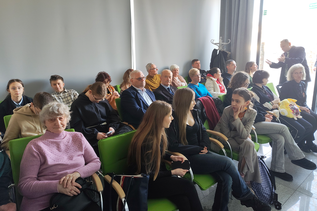 goście wykładu o Lasach Piaśnickich