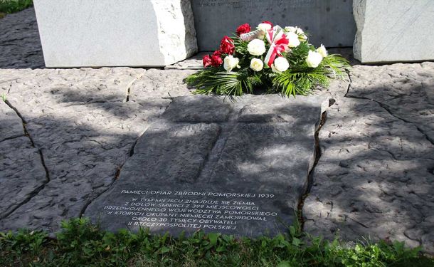 pomnik Zbrodni Pomorskiej w Toruniu