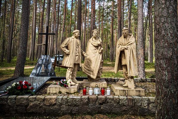 legowisko więźniów KL Stutthof w Lesie Piaśnickim